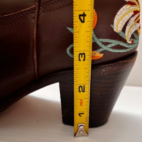 Cowgirl embroidered Brown boots by Sam Edelman- limited edition - Picture 6 of 8